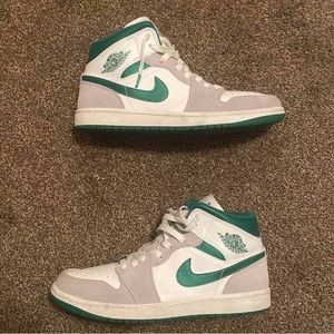 Jordan 1 mid pine green